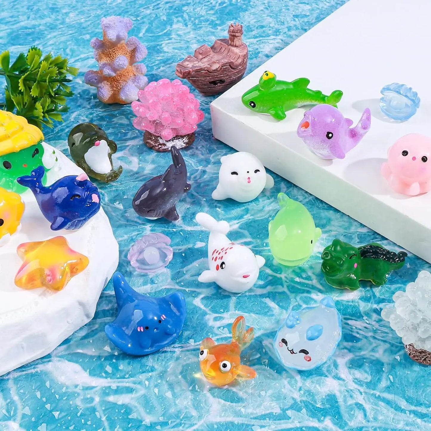 Adorable Miniature Fish & Aquatic Decorations for Fish Tanks - 20/50 Pcs Cute Animal Shapes for Home & Office Micro Landscapes